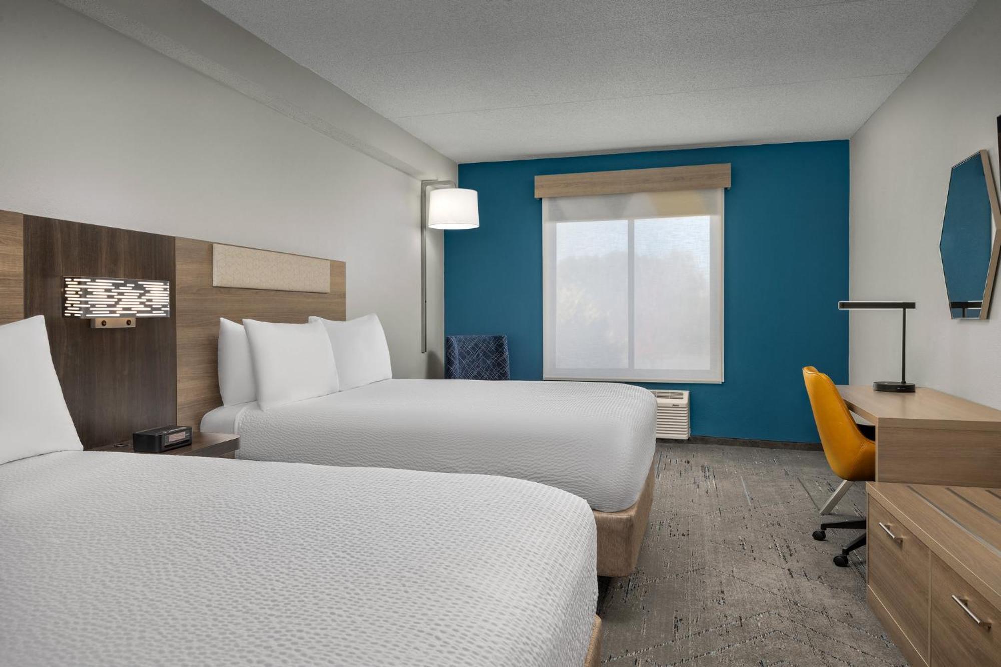 Holiday Inn Express Hotel & Suites Greensboro - Airport Area By Ihg Exterior foto