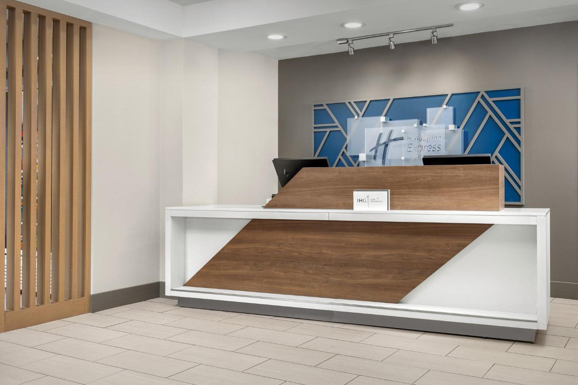 Holiday Inn Express Hotel & Suites Greensboro - Airport Area By Ihg Exterior foto