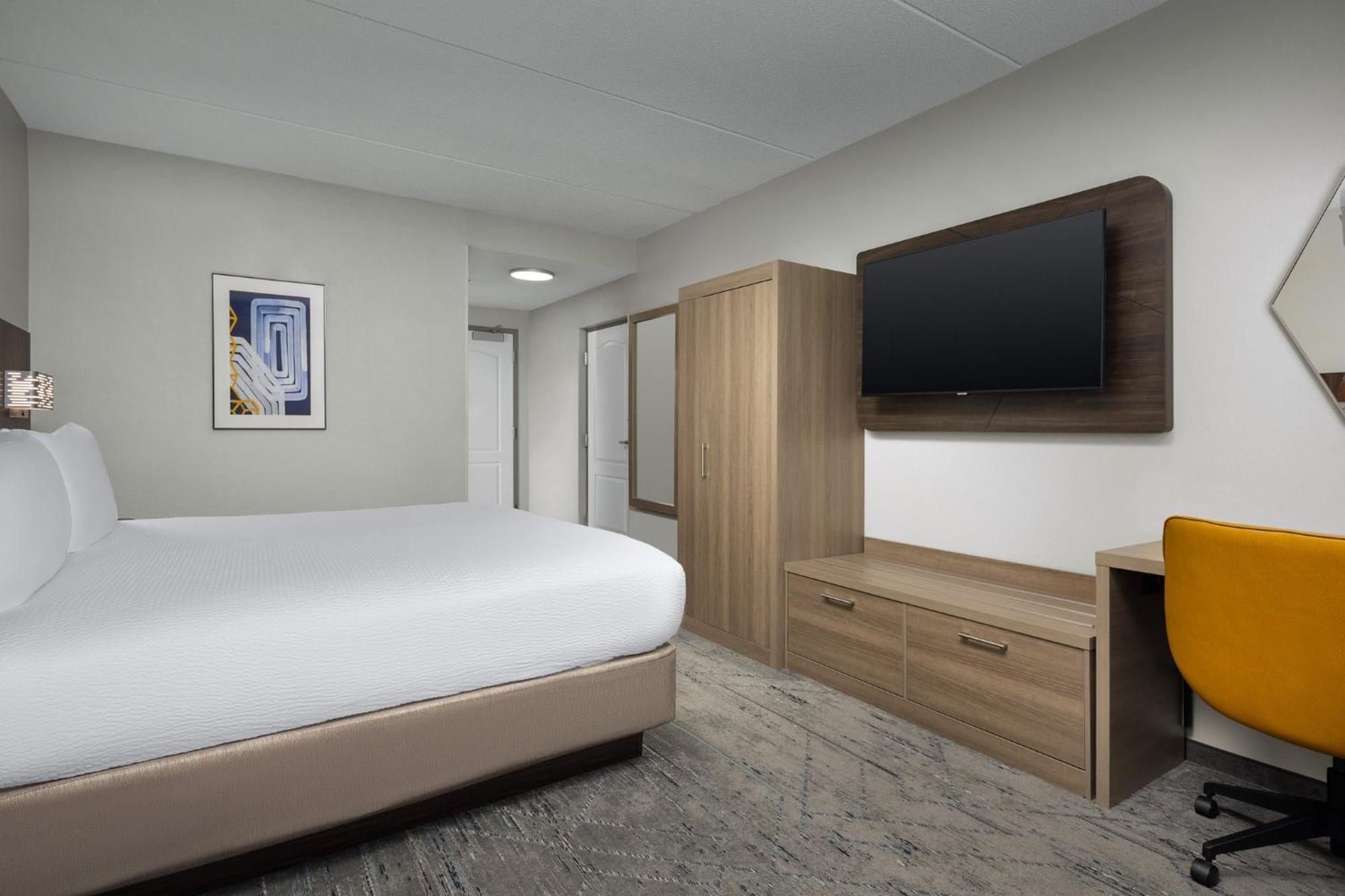Holiday Inn Express Hotel & Suites Greensboro - Airport Area By Ihg Exterior foto