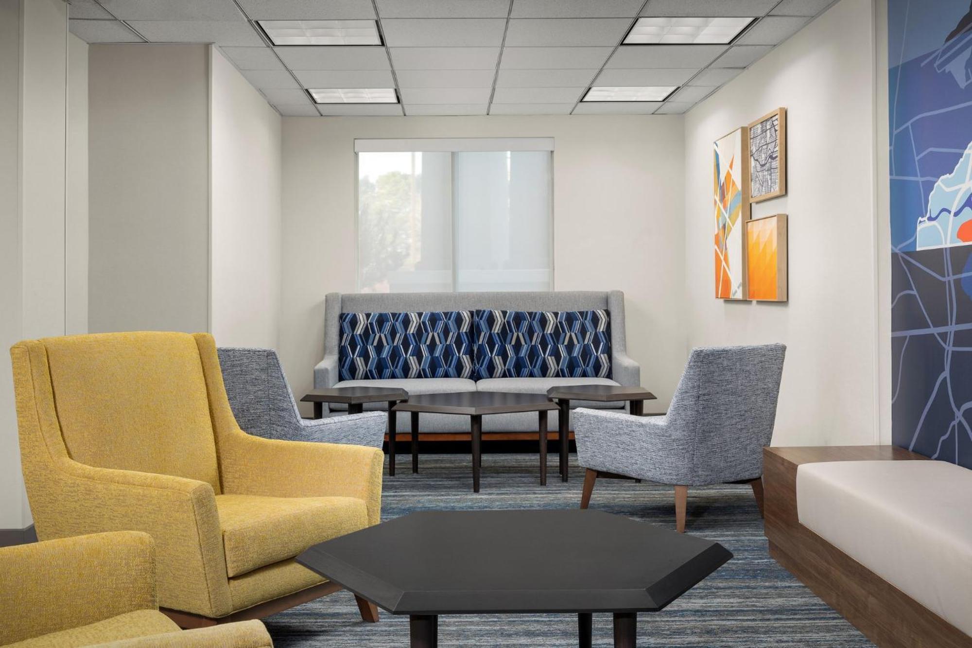Holiday Inn Express Hotel & Suites Greensboro - Airport Area By Ihg Exterior foto