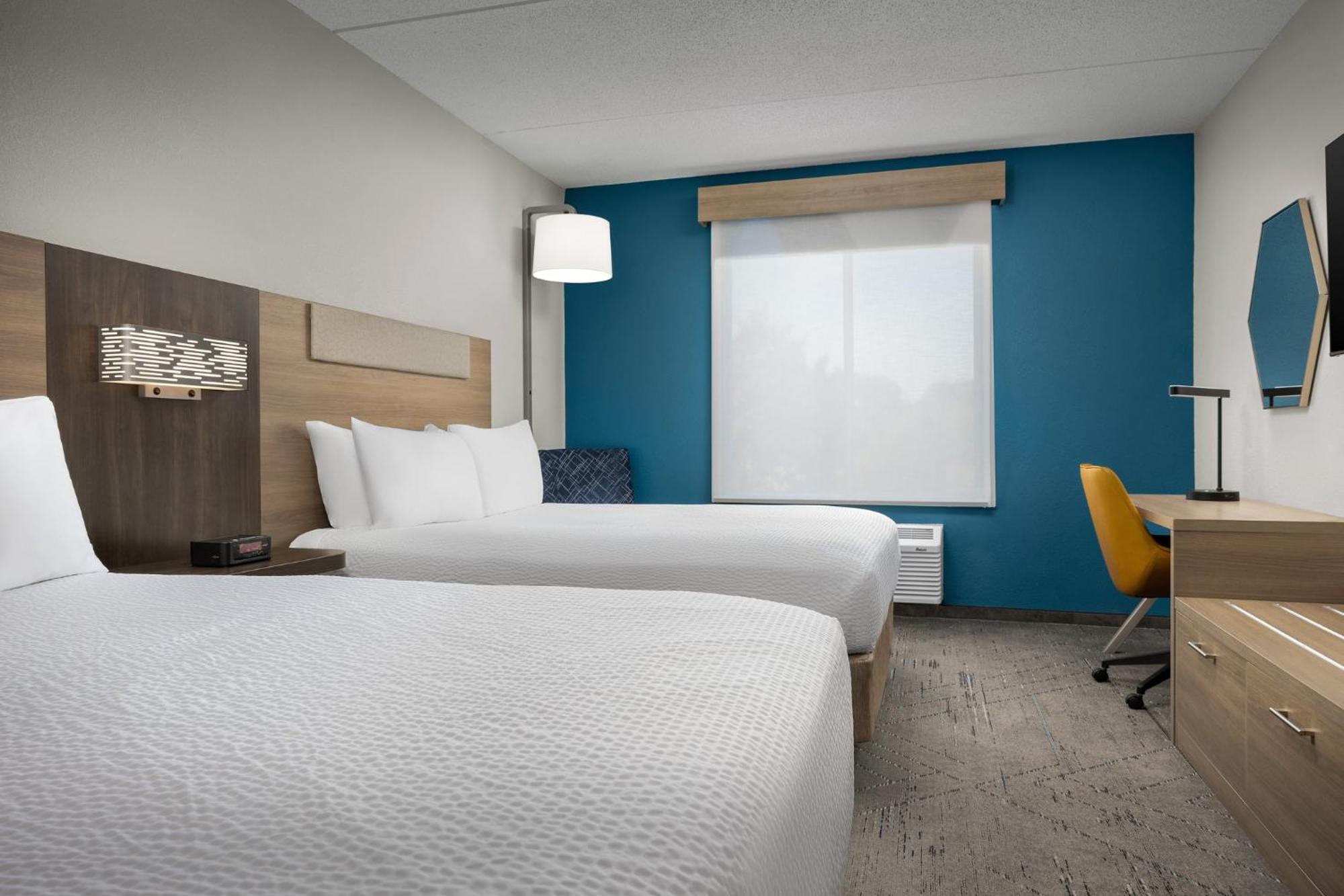 Holiday Inn Express Hotel & Suites Greensboro - Airport Area By Ihg Exterior foto