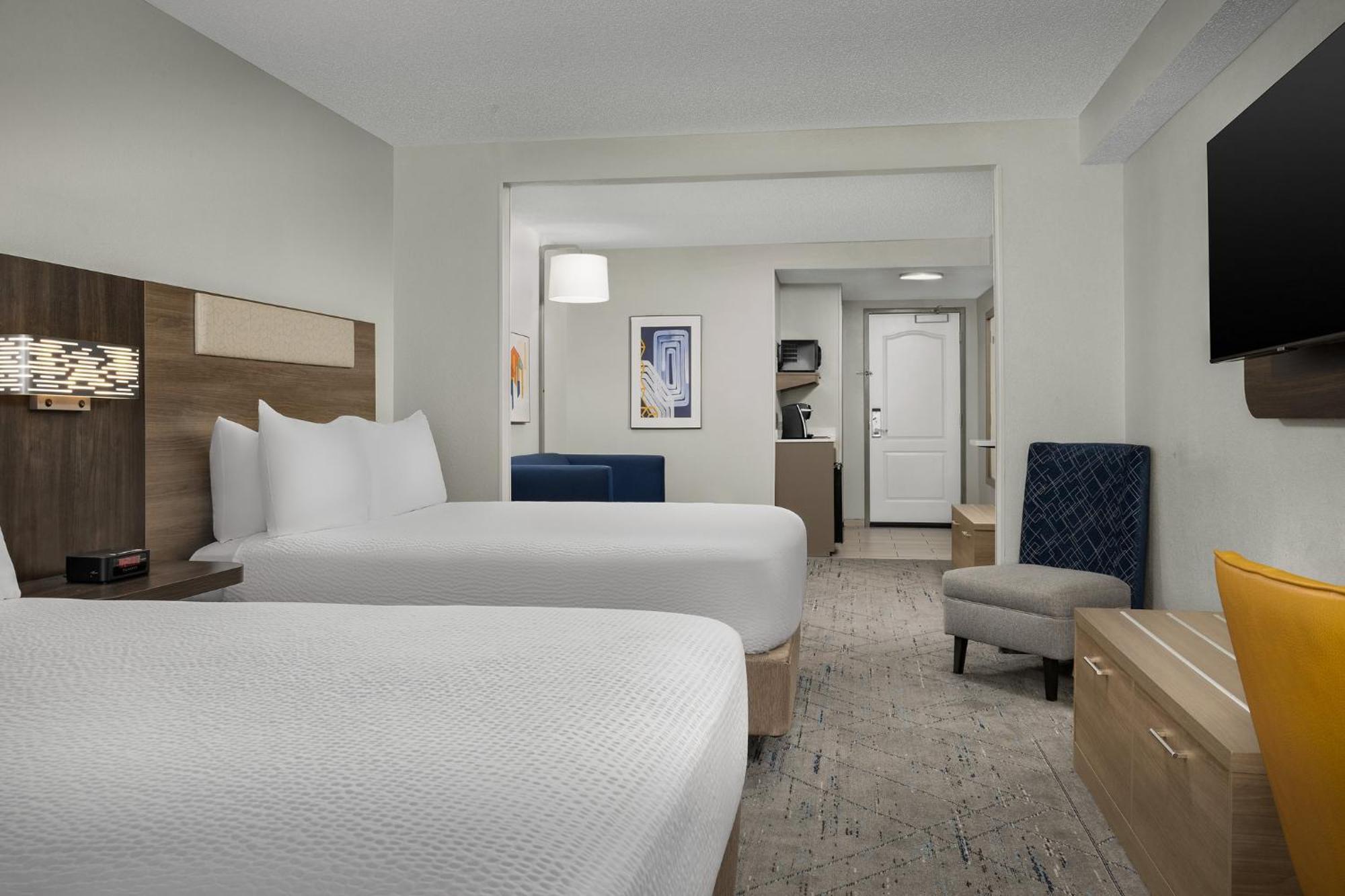 Holiday Inn Express Hotel & Suites Greensboro - Airport Area By Ihg Exterior foto