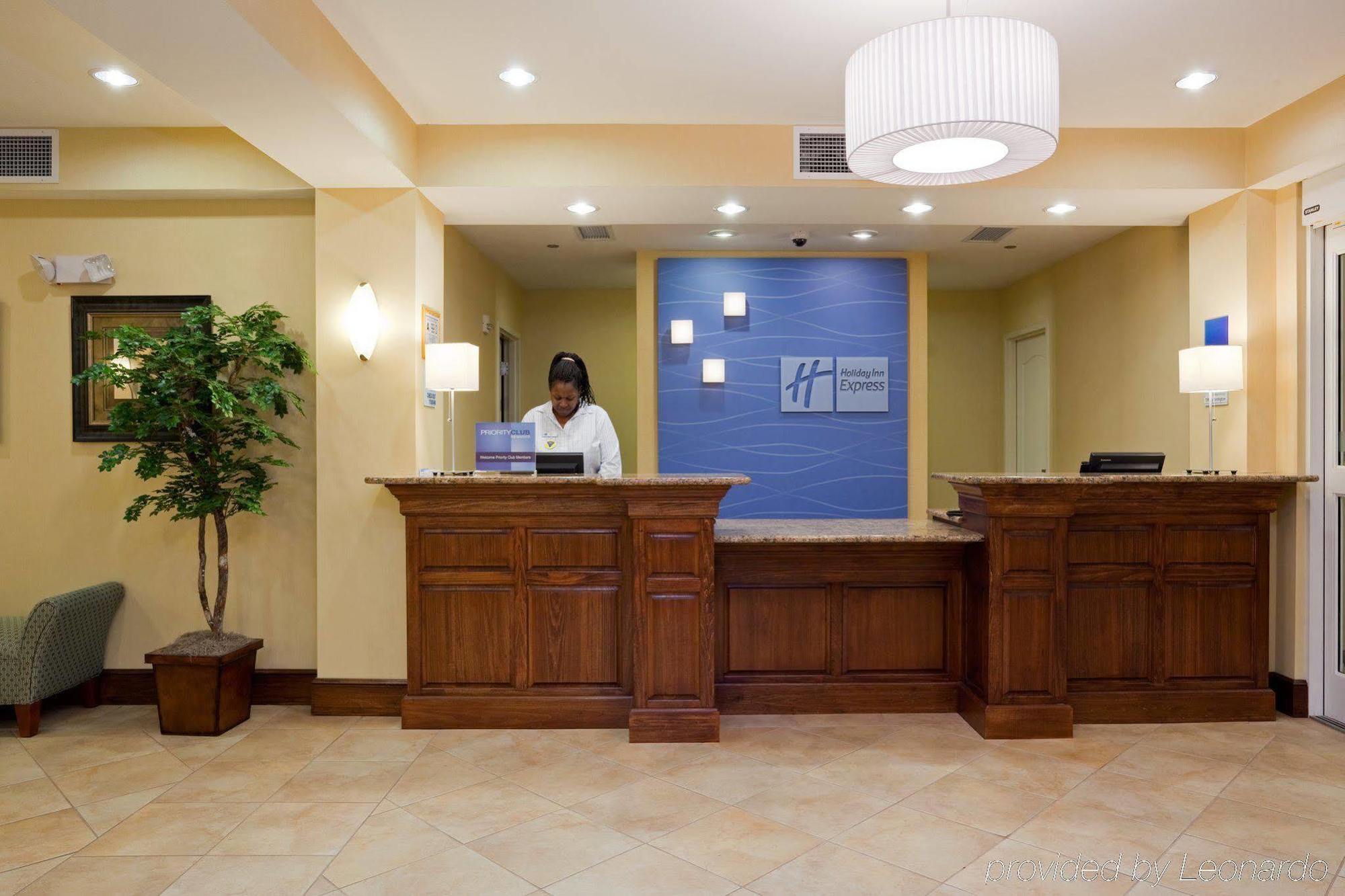 Holiday Inn Express Hotel & Suites Greensboro - Airport Area By Ihg Exterior foto